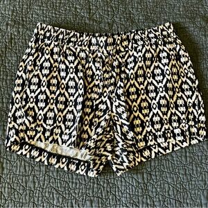 3.5” inseam Old Navy Linen Shorts L